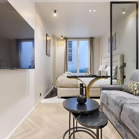Magnifique Magenta Apartmán *
